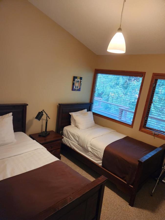 Sunshine Coast Resort Madeira Park Exterior foto